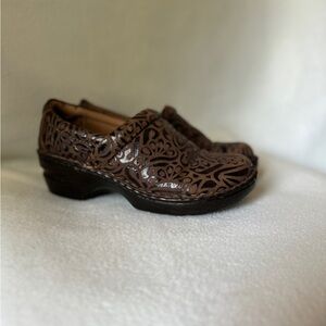 Born Size 8 Brown Leather Women’s Comfort Shoes